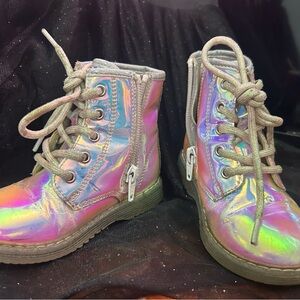 Children’s place iridescent Holographic Kids Boots size 8